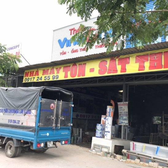GIÁ TẤM LỢP POLYCARBONATE ĐẶC RUỘT 3MM LẤY SÁNG ,GIÁ TẤM POLY ĐẶC RUỘT 3LY ( MM ) MỚI NHẤT 2022. 2 Đại lý phân phối tấm poly lấy sáng tại quận 9