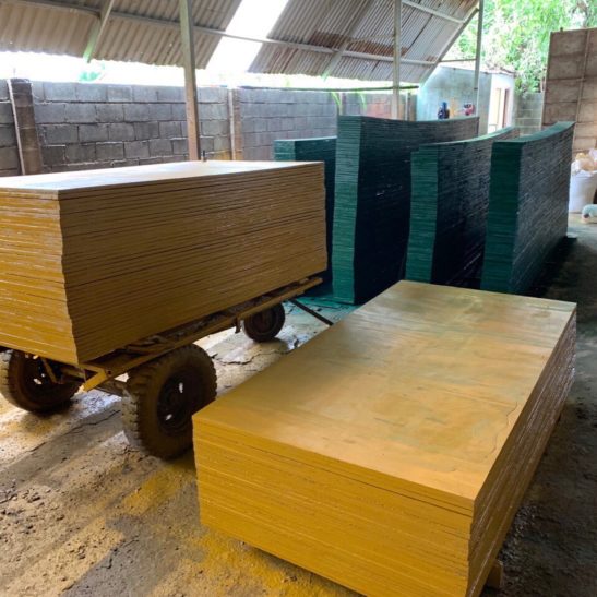 Ván phủ keo, ván cốp pha phủ keo, Ván ép phủ keo 1 Giá ván coppha đỏ, ván đen, giá cop pha, Giá ván cot pha, Giá ván khuôn, Ván coffa, Ván coppha chống nước chịu nước