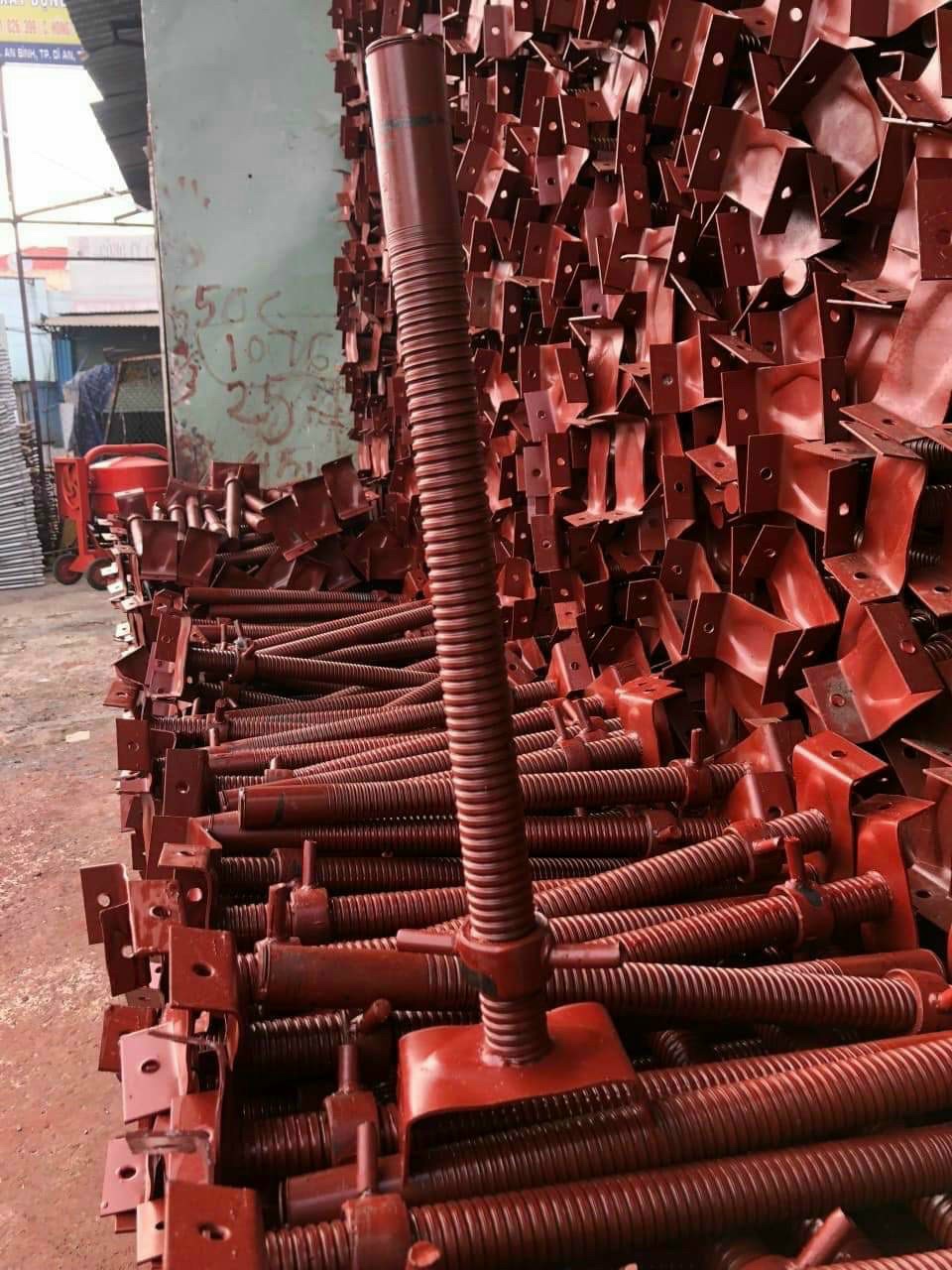 Giá kích tăng U, kích u giàn giáo, Kích tăng giàn giáo giá, Chân kích giàn giáo,Trọng lượng kích U, Chân kích và bát kích Giá kích tăng U, kích u giàn giáo, Kích tăng giàn giáo giá, Chân kích giàn giáo,Trọng lượng kích U, Chân kích và bát kích