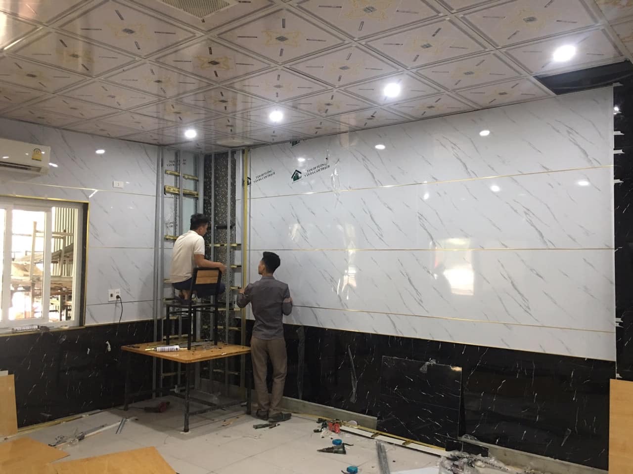 Giá tấm Alu trong nhà ngoài trời giá rẻ Giá tấm Alu trong nhà ngoài trời giá rẻ