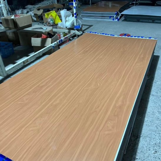 Giá tấm Alu vân gỗ dùng làm nội thất, vách ngăn, ốp tường